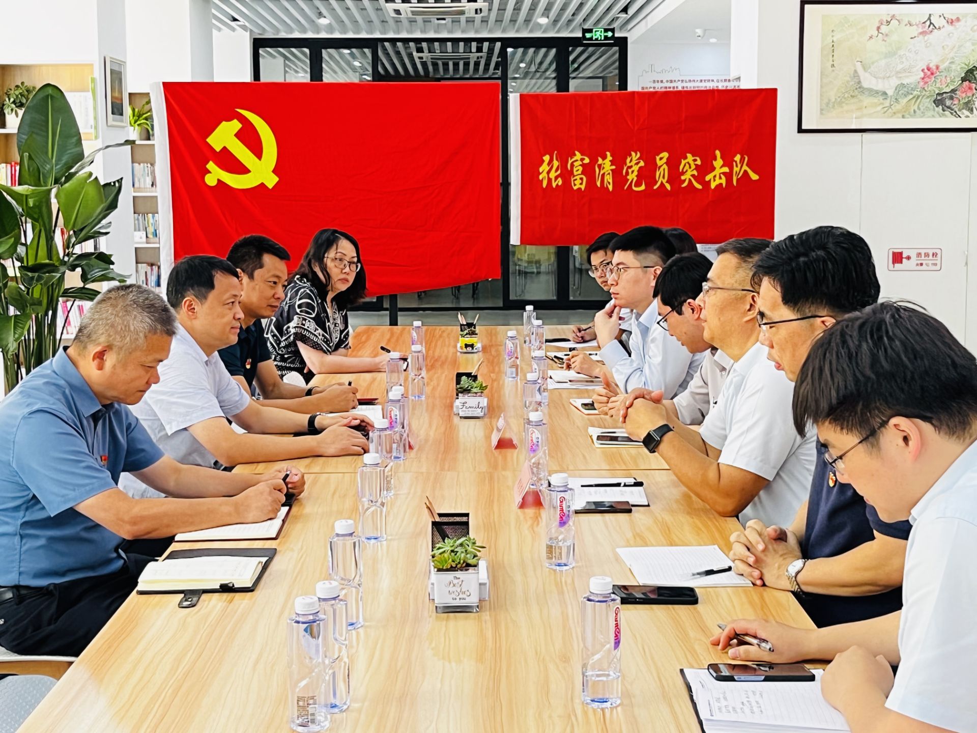 新区宜居  未来已来 —yl6809永利集团开展联合主题党建共建活动